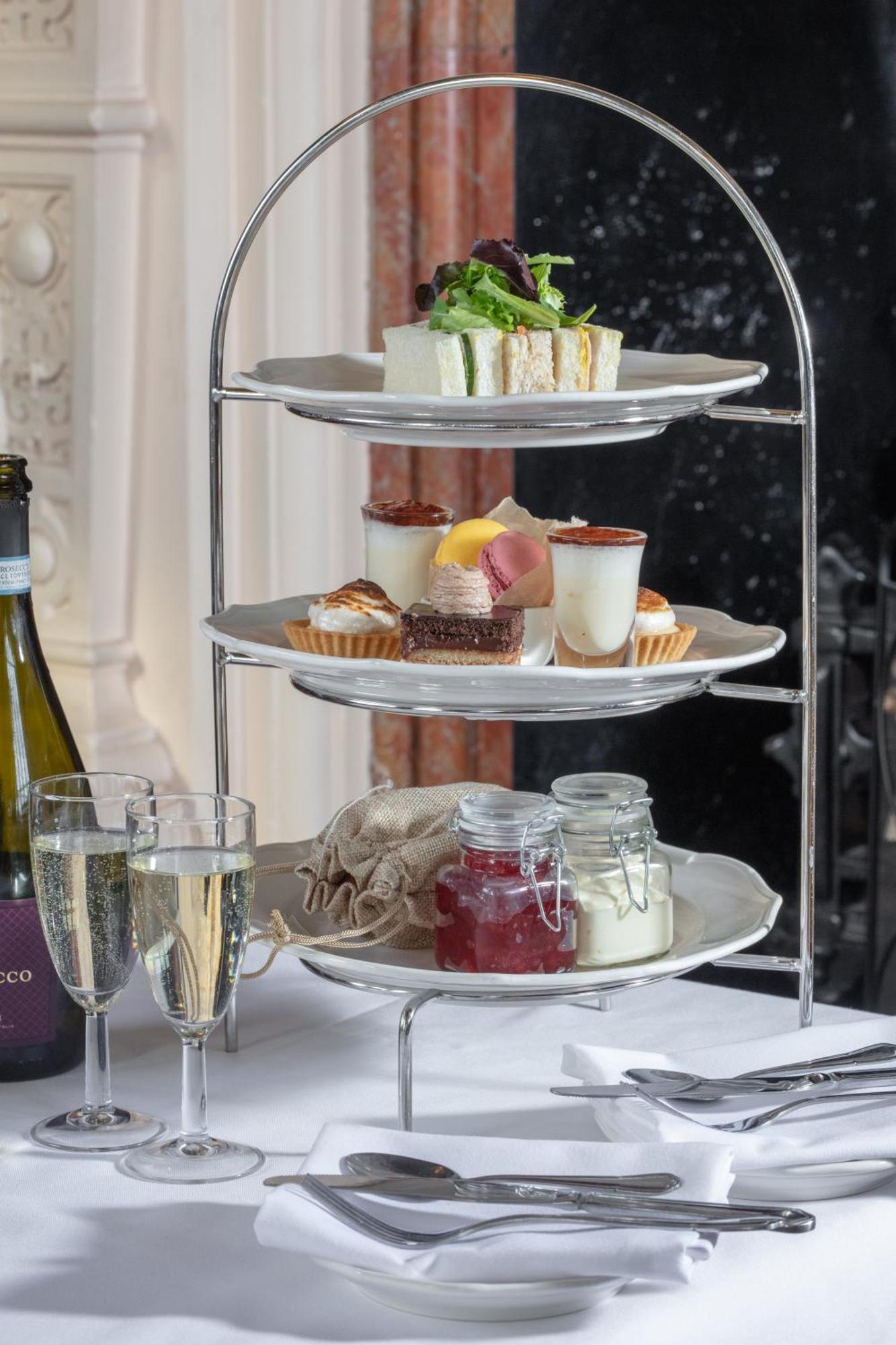 Crewe Hall Hotel & Spa - Cheshire מראה חיצוני תמונה